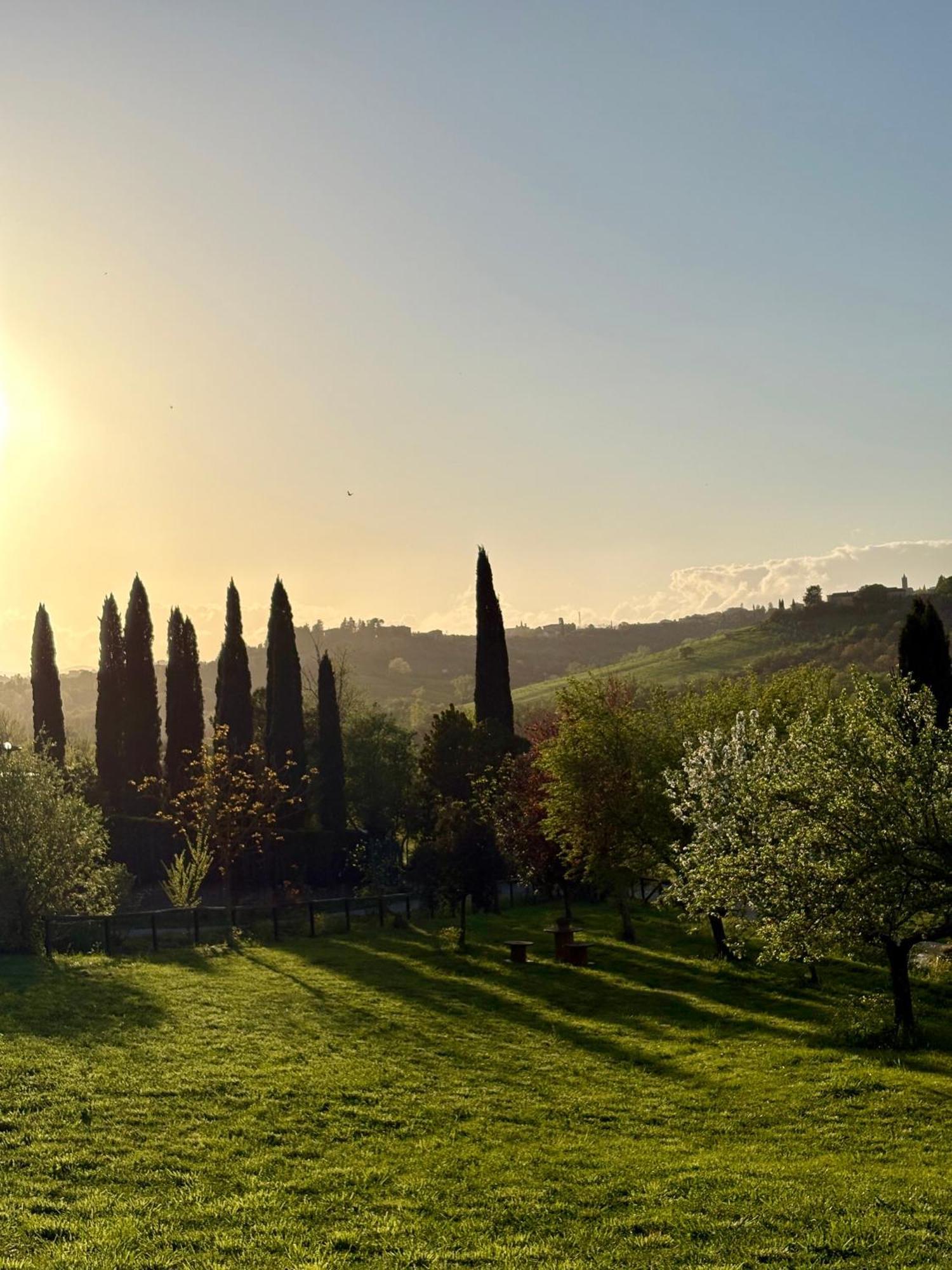 Agriturismo La Corte Del Sole Siena Exterior foto
