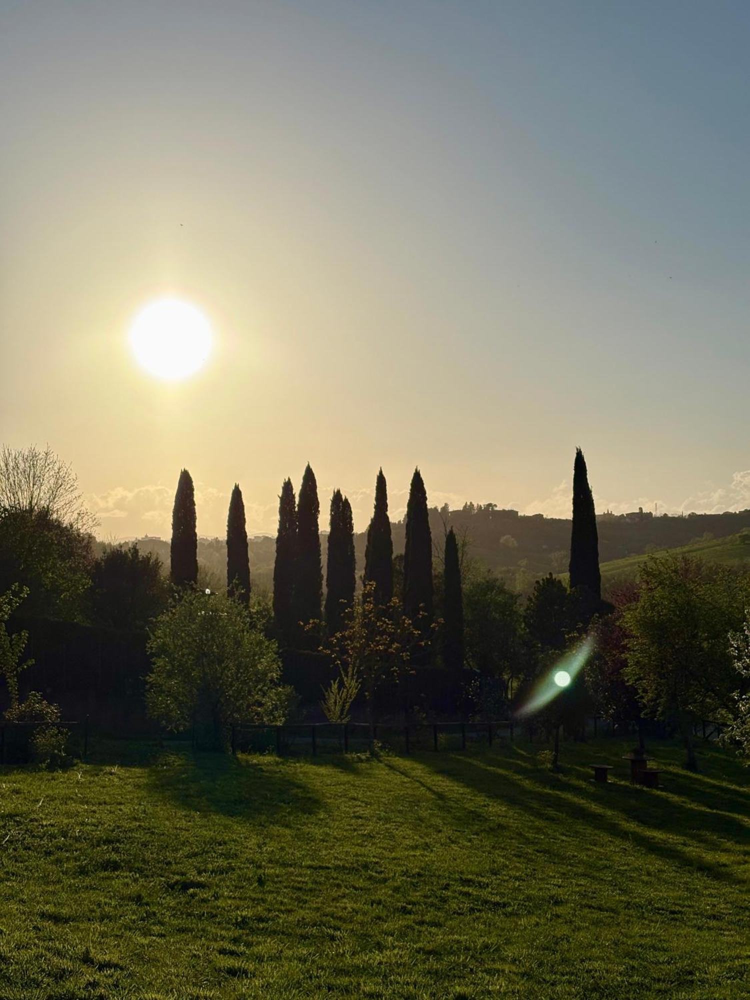 Agriturismo La Corte Del Sole Siena Exterior foto